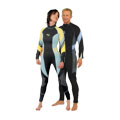 Costum de neopren pentru scufundari - protejeaza scafandru de apele reci printr-un strat de apa izolator format intre corp si neopren